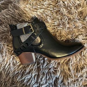 8.5 brand new ankle booties.